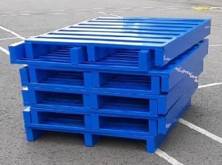 Steel pallet with powder coating